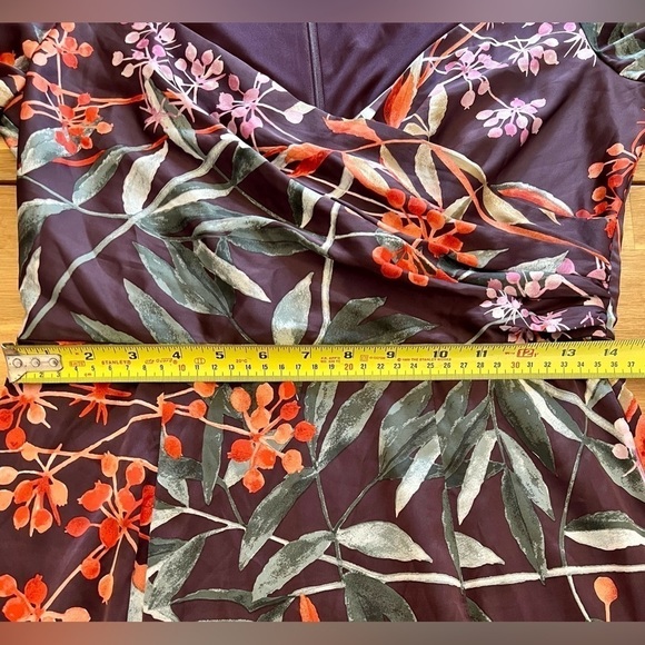 London Times Burgandy Floral Satin Faux Wrap Dress Bloused Sleeves Sz 4 NWT - Picture 6 of 12